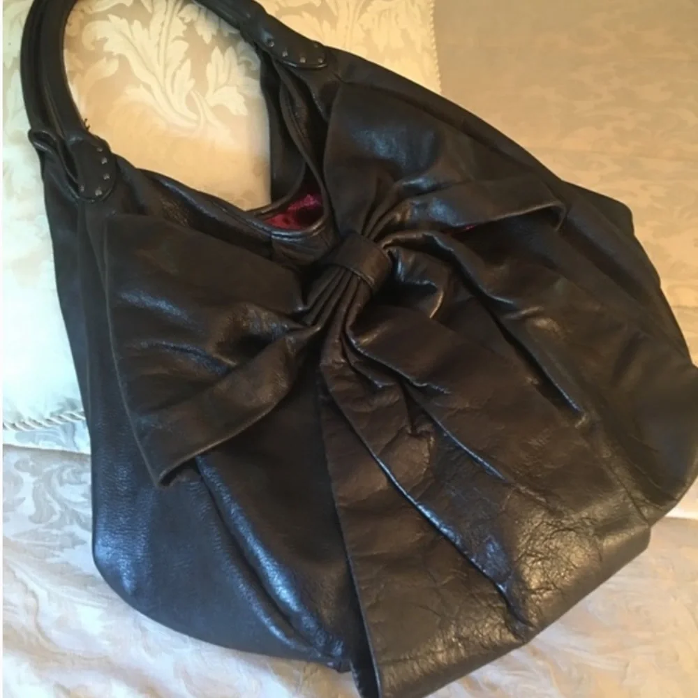 Betsey Johnson RARE!!!! Fantastic!!! Vintage Leather Bow Hobo - Picture 5 of 12
